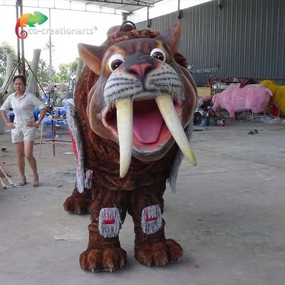 ISO 7 미터 아니마트로닉은 사브르 울프 복장을 위해 멧돼지 복장에게 어울립니다